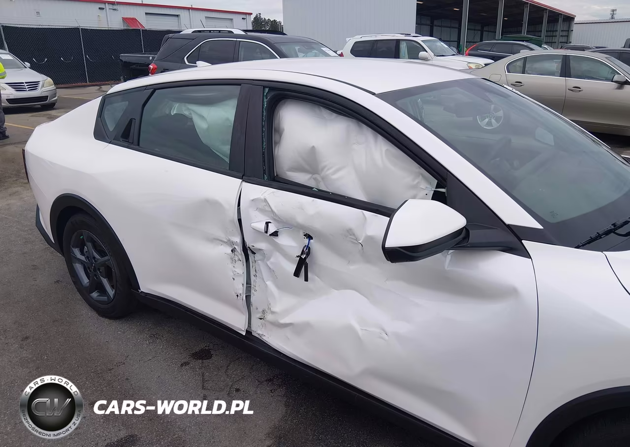 2026 Kia K4 Lxs VIN:3KPFT4DEXTE318668 - 6