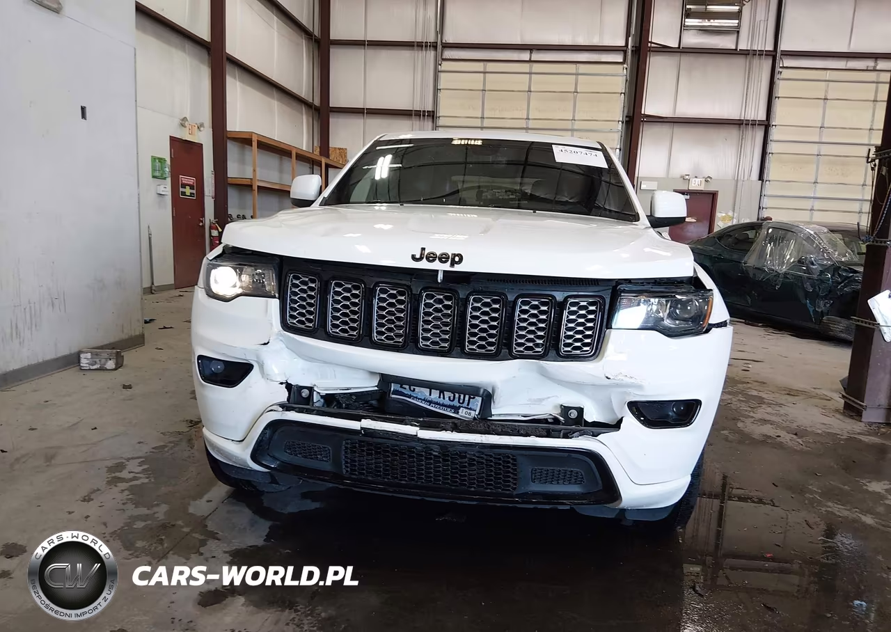 2018 Jeep Grand Cherokee Altitude 4X4 VIN:1C4RJFAG9JC491509 - 12