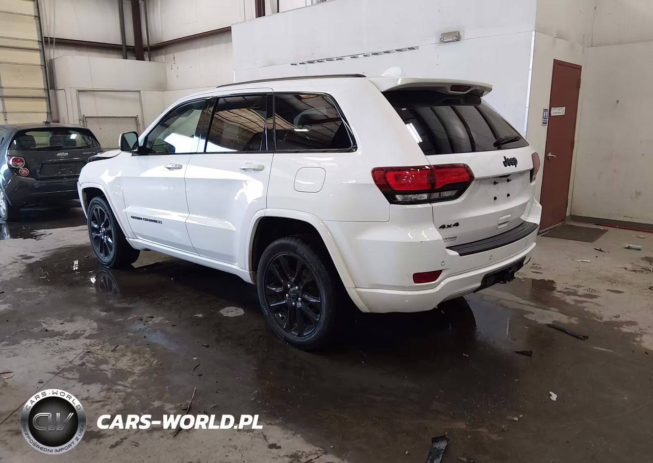2018 Jeep Grand Cherokee Altitude 4X4 VIN:1C4RJFAG9JC491509 - 3