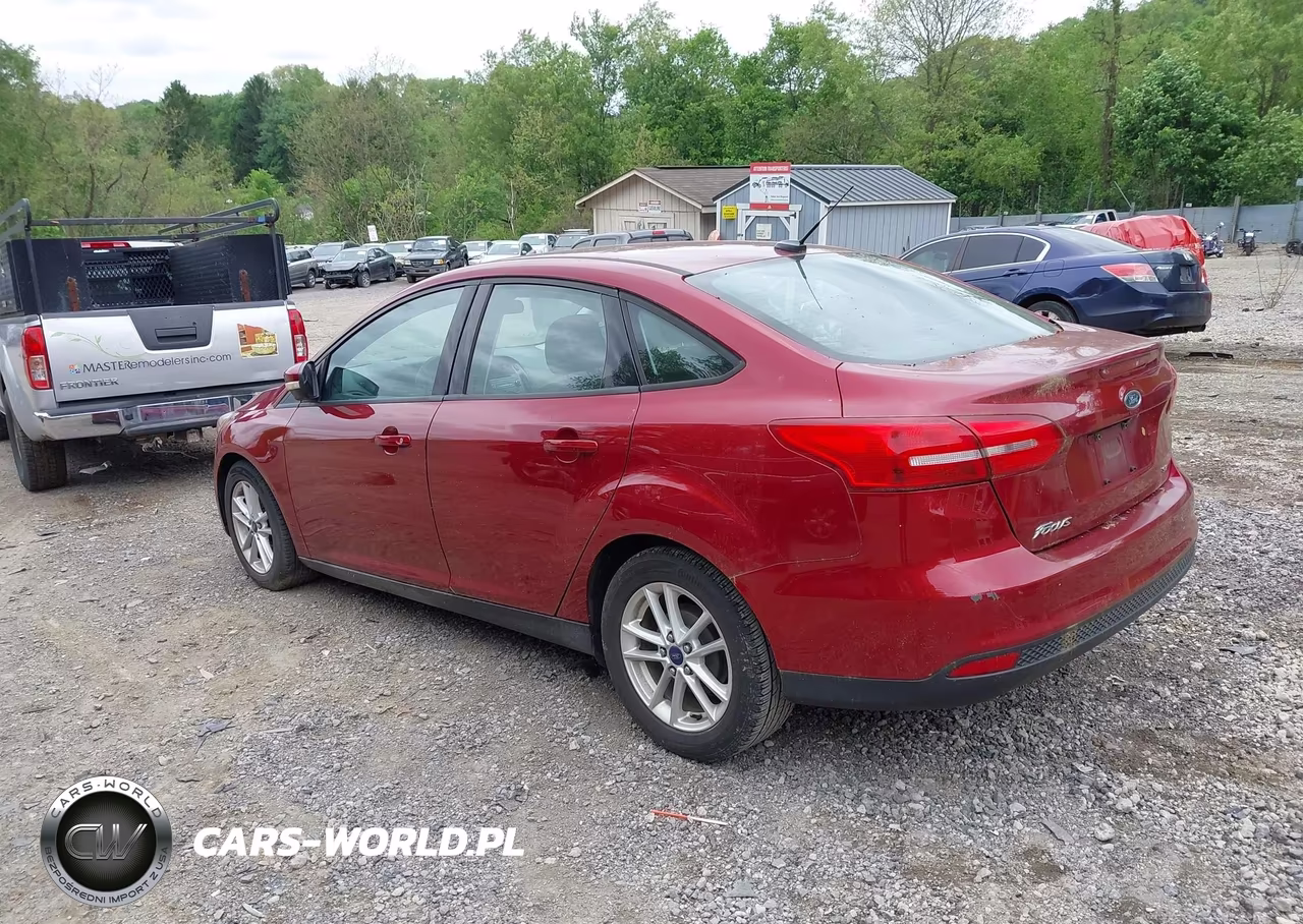 2015 Ford Focus Se VIN:1FADP3F21FL200440 - 3