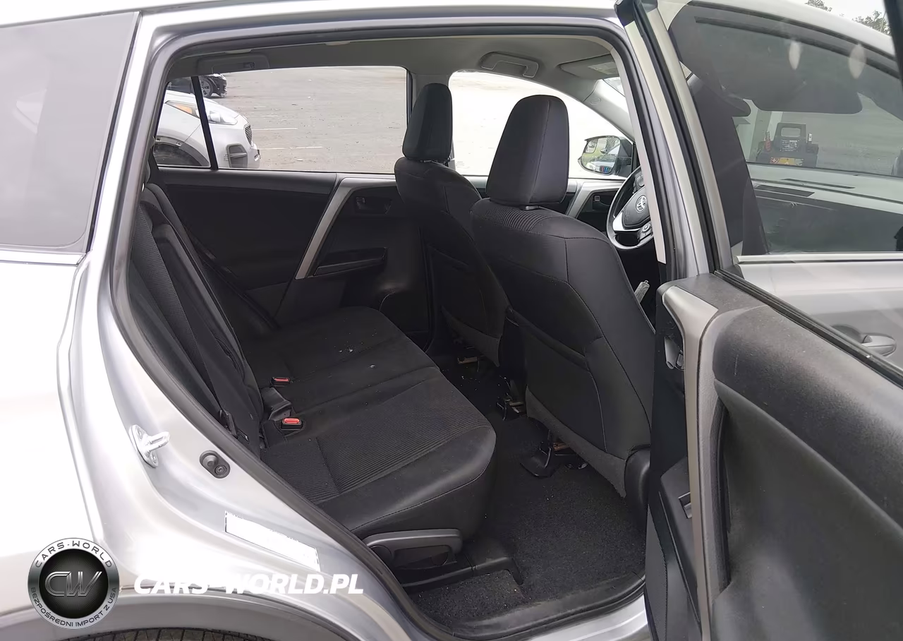2017 Toyota Rav4 Le VIN:2T3BFREV5HW632483 - 8