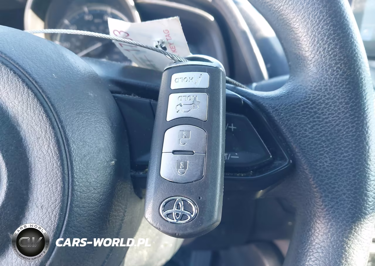 2019 Toyota Yaris Le VIN:3MYDLBYV7KY513373 - 11