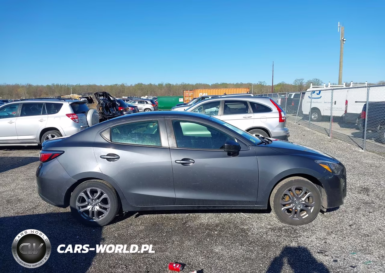 2019 Toyota Yaris Le VIN:3MYDLBYV7KY513373 - 13