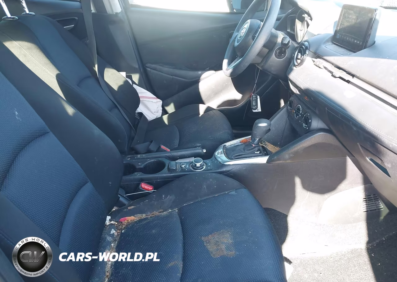 2019 Toyota Yaris Le VIN:3MYDLBYV7KY513373 - 5