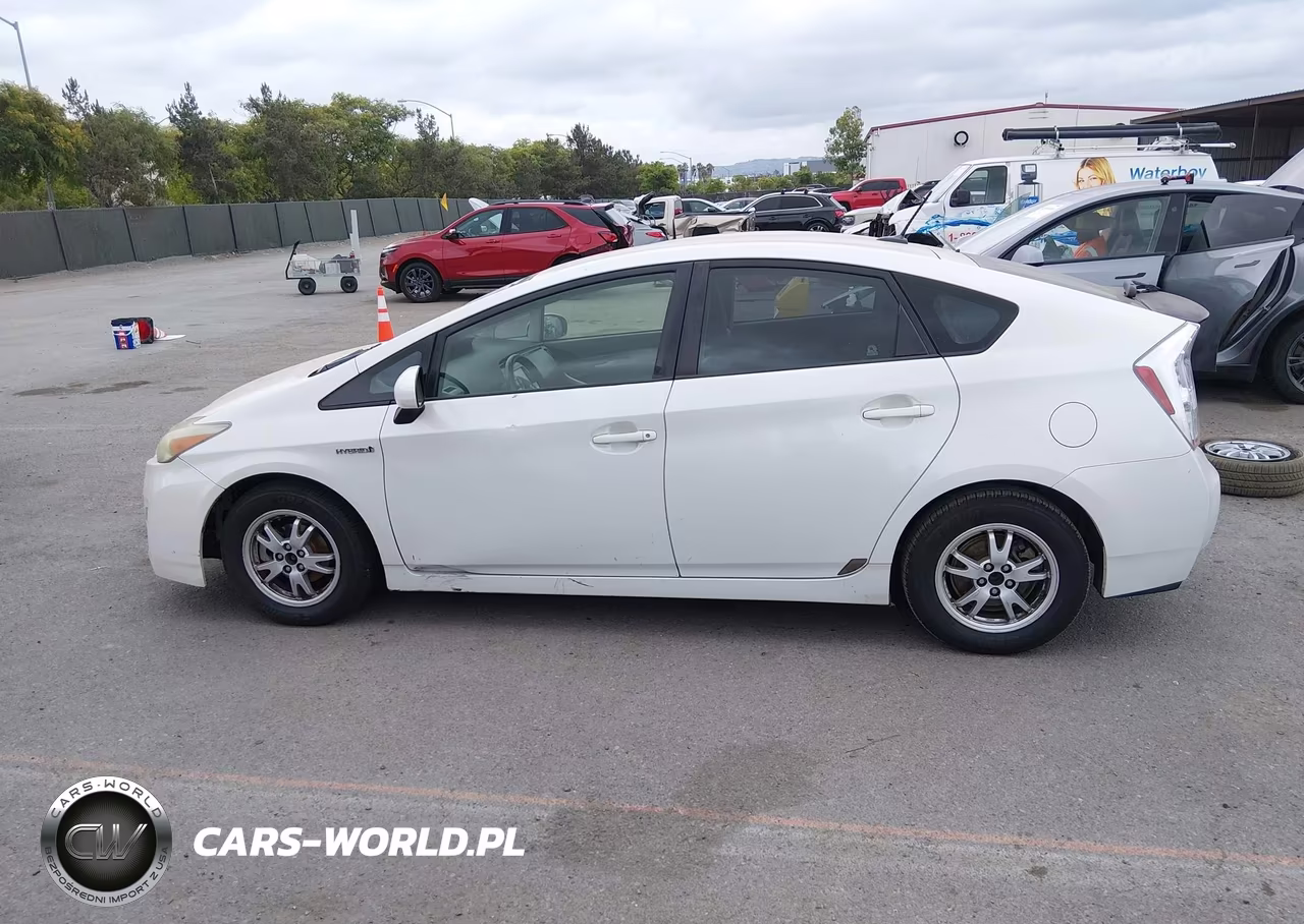 2011 Toyota Prius Four VIN:JTDKN3DU8B0303491 - 15