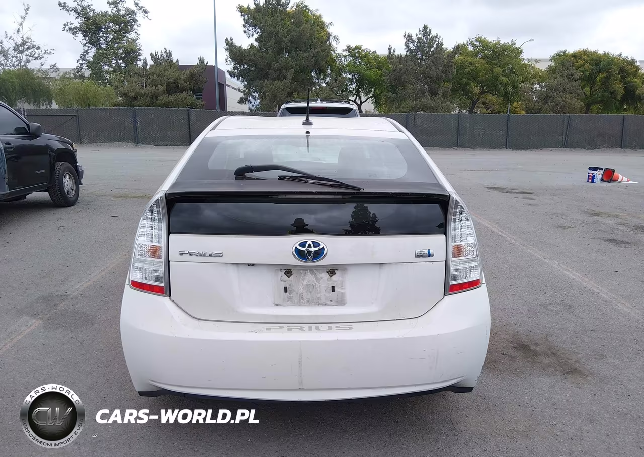 2011 Toyota Prius Four VIN:JTDKN3DU8B0303491 - 17