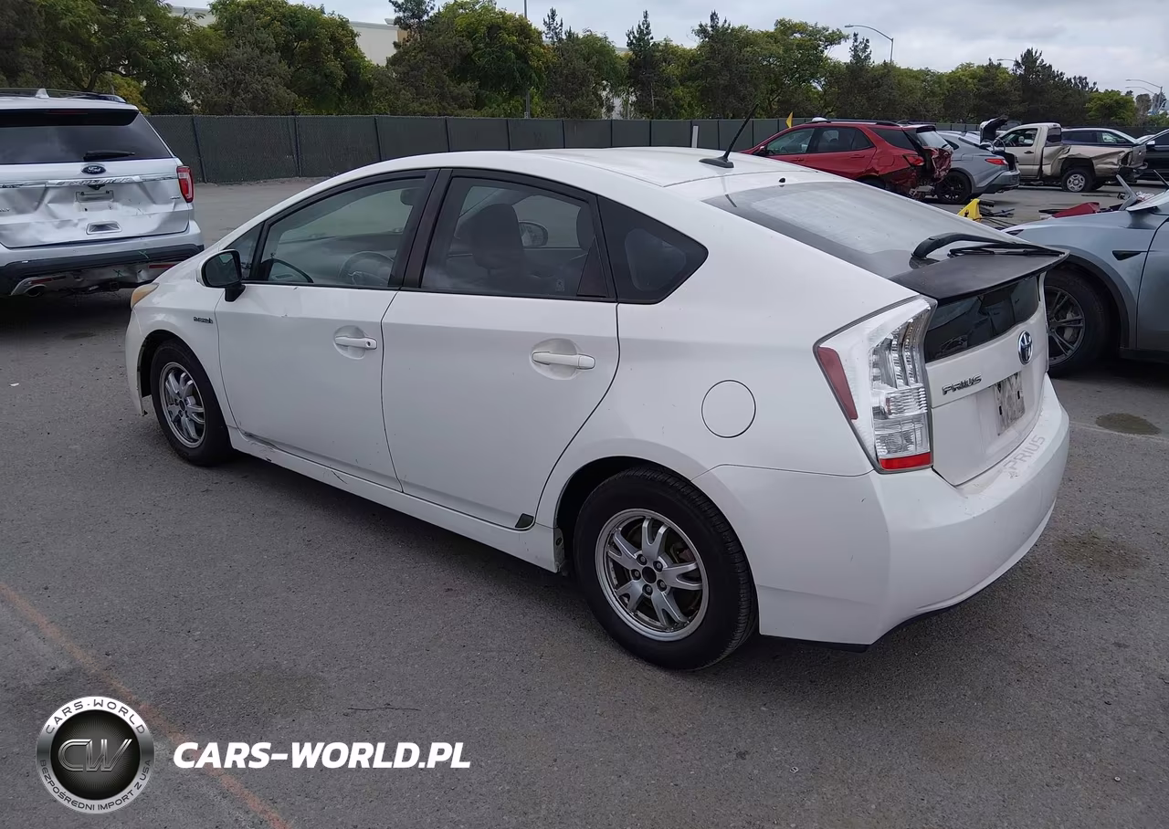 2011 Toyota Prius Four VIN:JTDKN3DU8B0303491 - 3