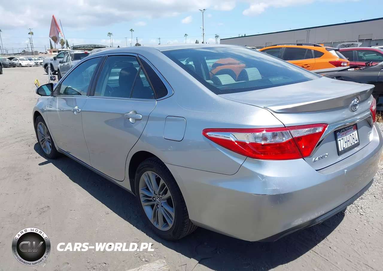 2016 Toyota Camry Se VIN:4T1BF1FK2GU185351 - 3