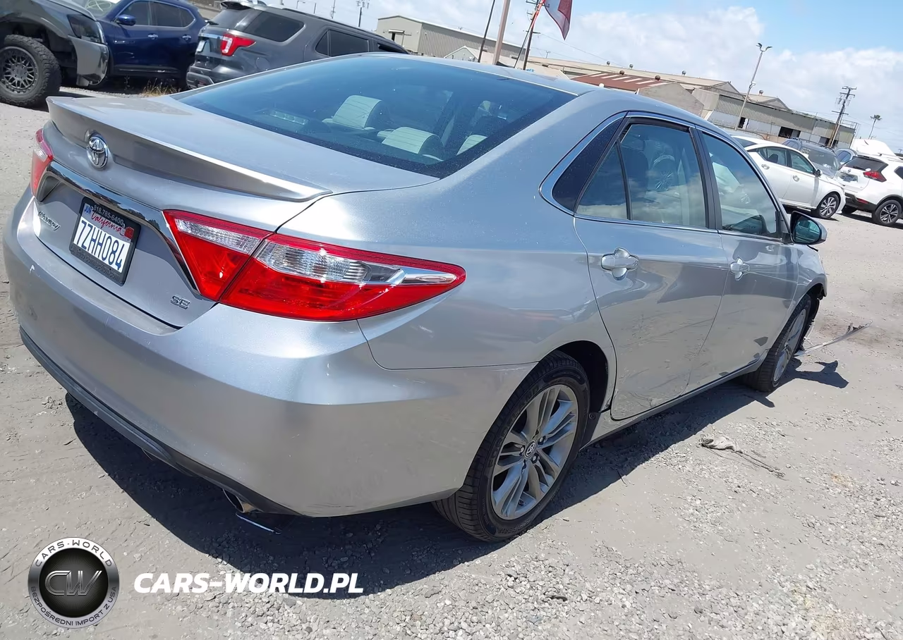 2016 Toyota Camry Se VIN:4T1BF1FK2GU185351 - 4
