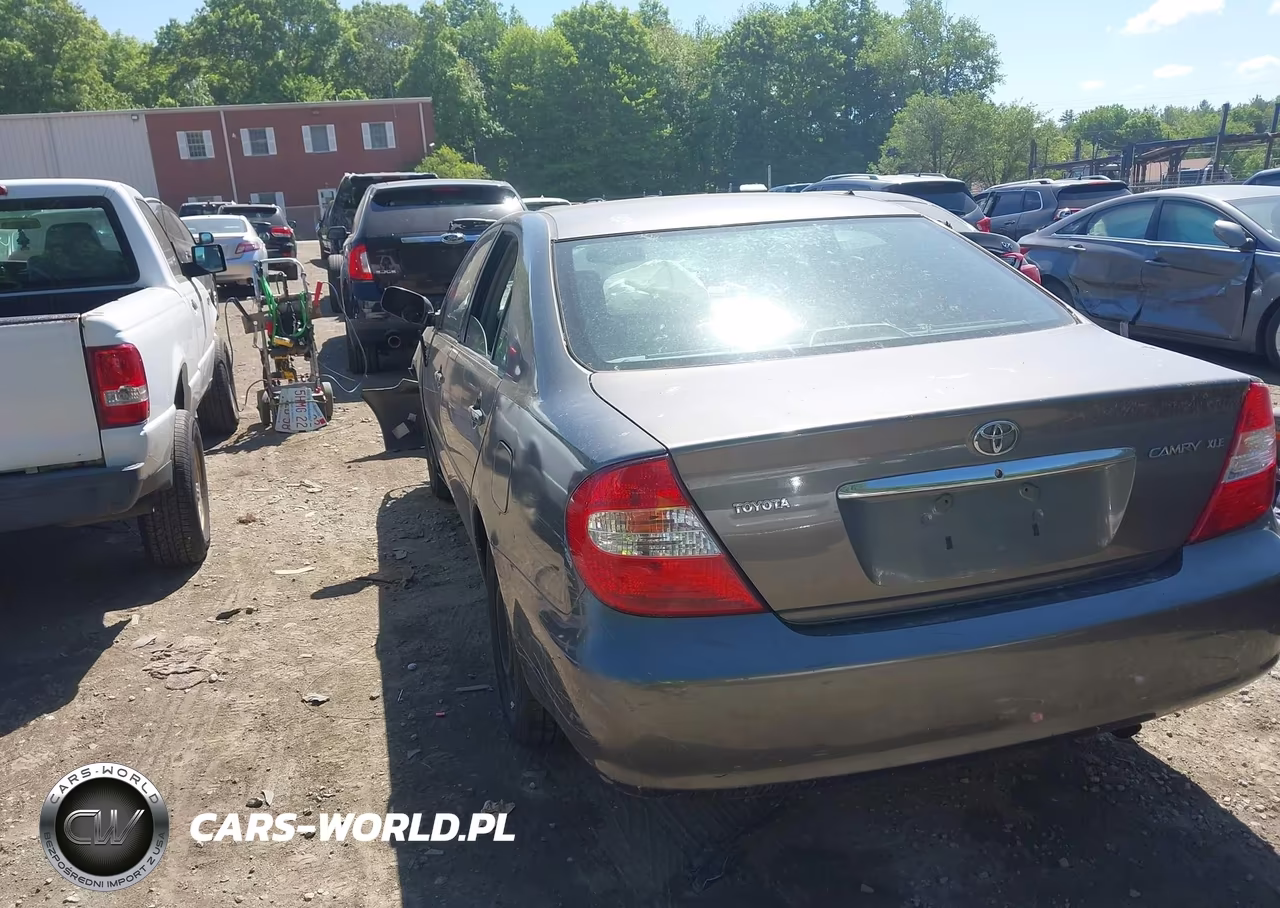 2002 Toyota Camry Xle VIN:4T1BE30K12U520941 - 3