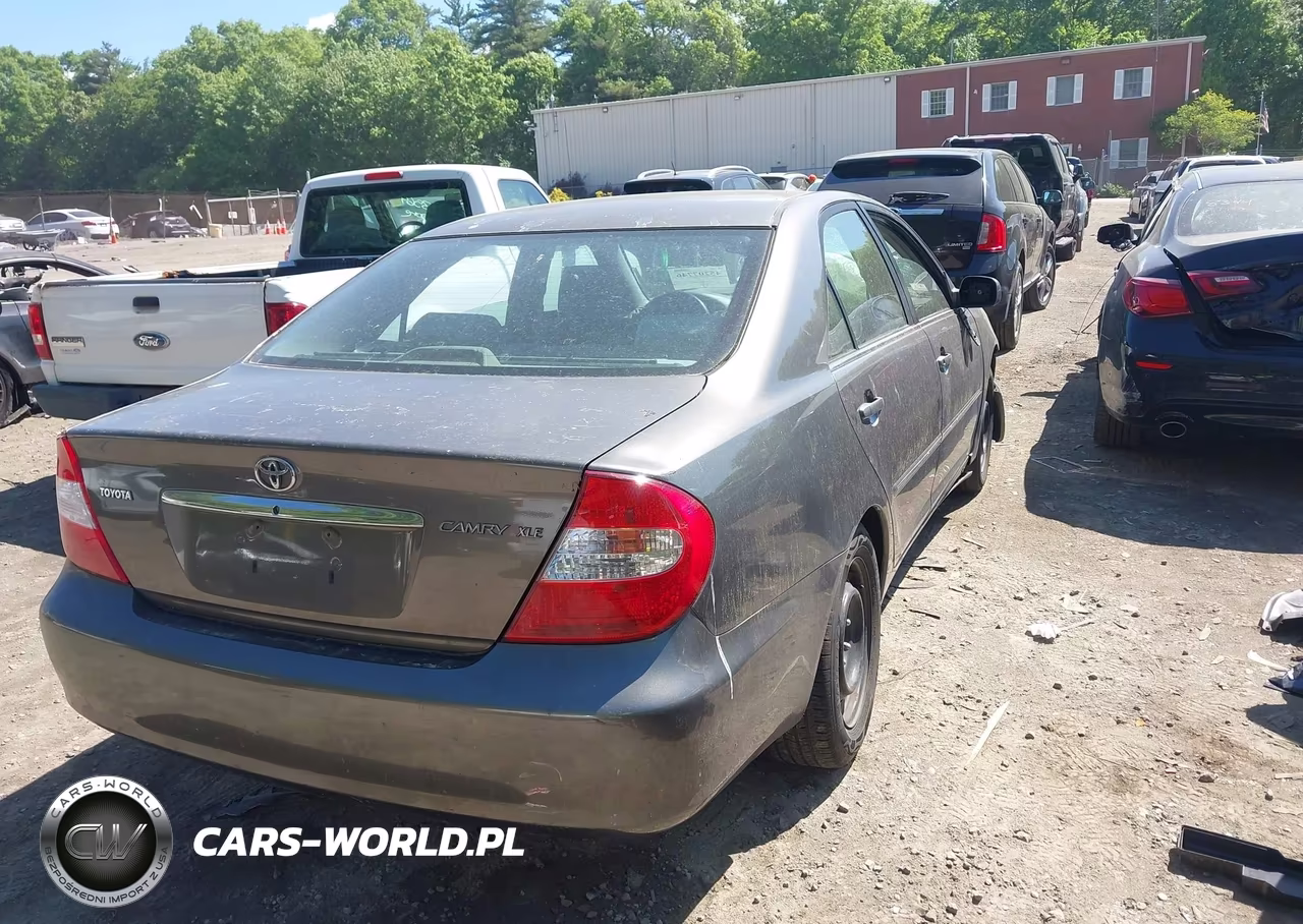 2002 Toyota Camry Xle VIN:4T1BE30K12U520941 - 4