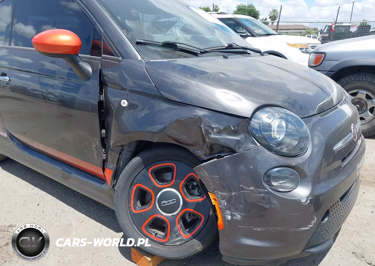 2016 Fiat 500E Battery Electric VIN:3C3CFFGE6GT209745 - 6