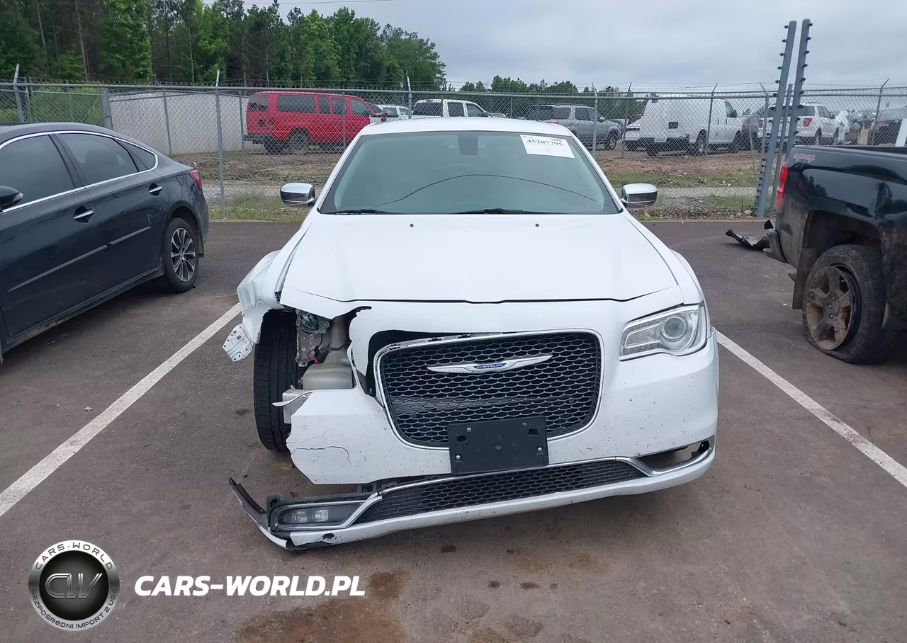 2019 Chrysler 300 Limited VIN:2C3CCAEG0KH698077 - 12