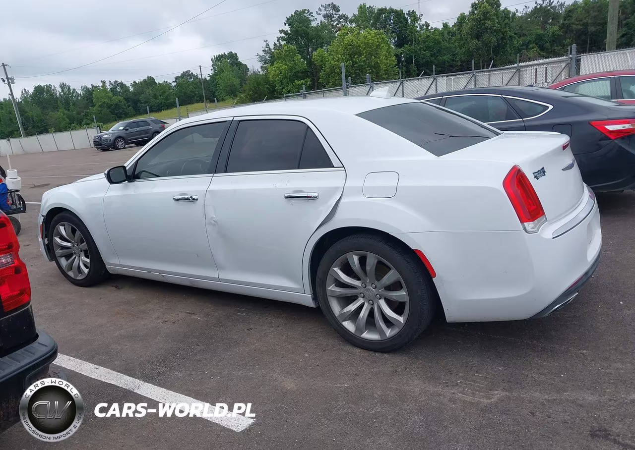 2019 Chrysler 300 Limited VIN:2C3CCAEG0KH698077 - 14