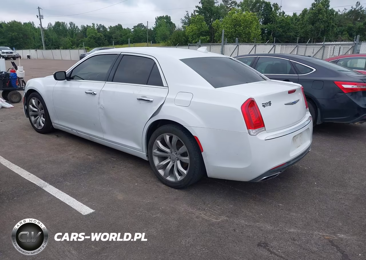2019 Chrysler 300 Limited VIN:2C3CCAEG0KH698077 - 3