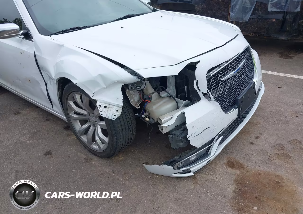 2019 Chrysler 300 Limited VIN:2C3CCAEG0KH698077 - 6