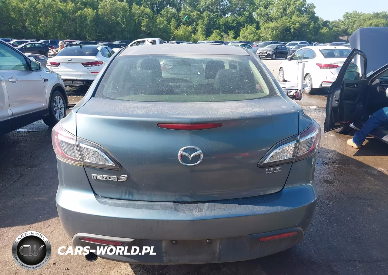 2011 Mazda Mazda3 I Touring VIN:JM1BL1VF4B1382551 - 16