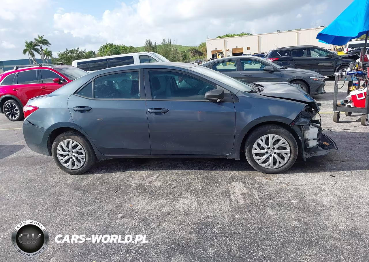2017 Toyota Corolla Le VIN:5YFBURHE4HP723899 - 14