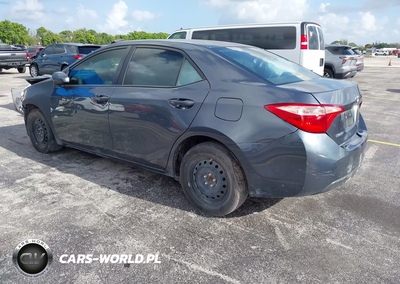 2017 Toyota Corolla Le VIN:5YFBURHE4HP723899 - 3