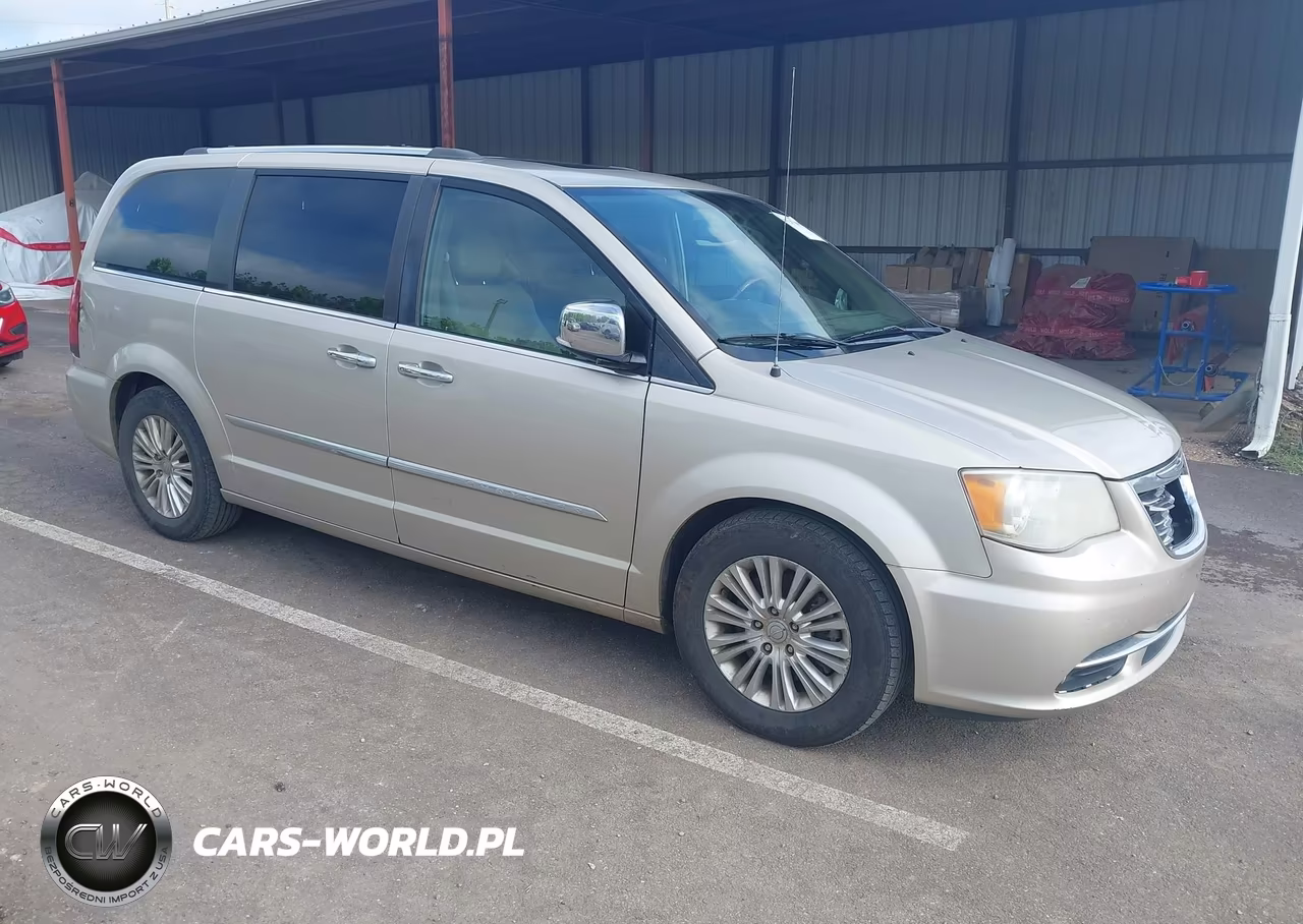 2014 Chrysler Town & Country Limited – zdjęcie 1 z 18