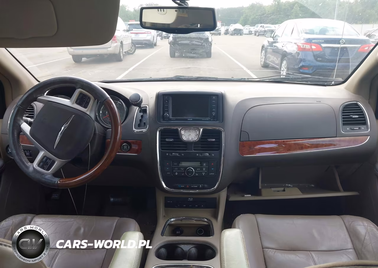 2014 Chrysler Town & Country Limited VIN:2C4RC1GG9ER204218 - 17