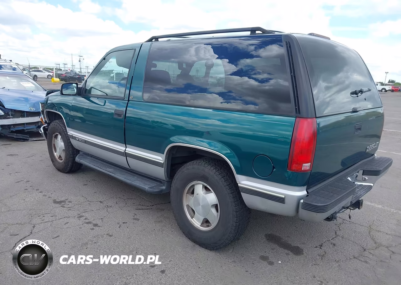 1997 Chevrolet Tahoe VIN:3GNEK18R5VG132044 - 3