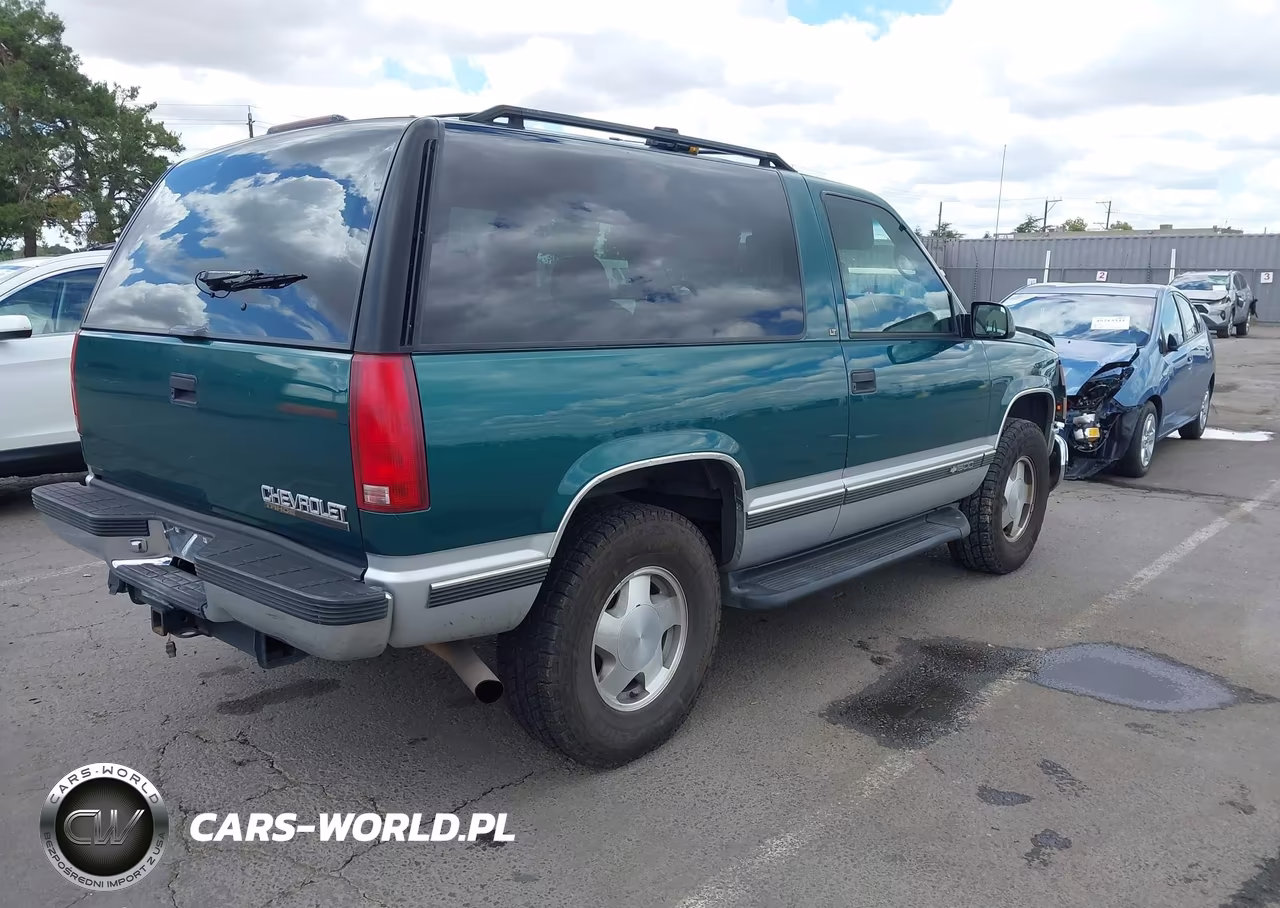 1997 Chevrolet Tahoe VIN:3GNEK18R5VG132044 - 4