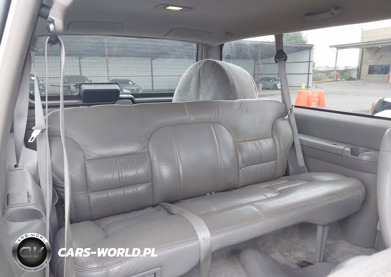 1997 Chevrolet Tahoe VIN:3GNEK18R5VG132044 - 8