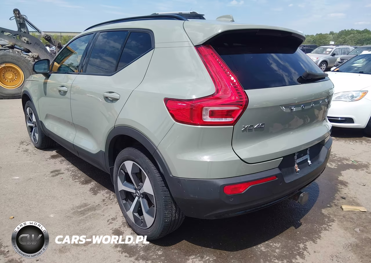 2023 Volvo Xc40 B5 Plus Dark Theme VIN:YV4L12UW4P2911089 - 3