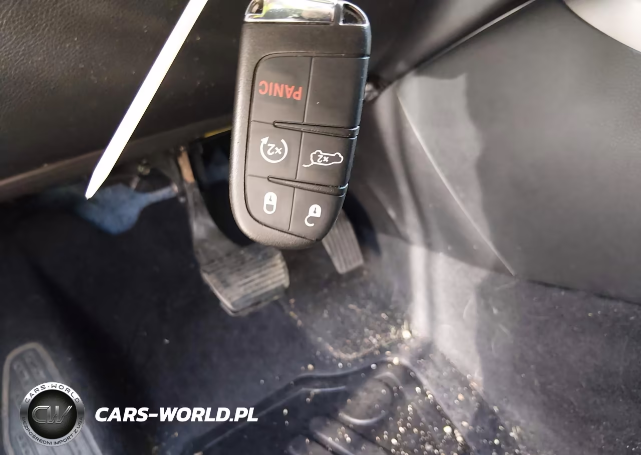 2018 Jeep Compass Latitude 4X4 VIN:3C4NJDBB3JT256193 - 11