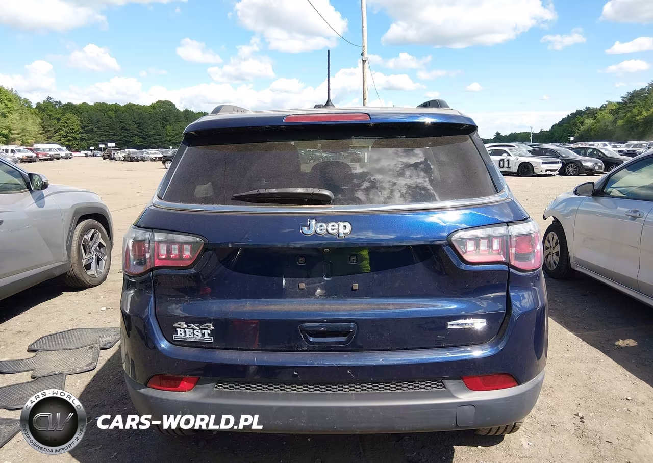 2018 Jeep Compass Latitude 4X4 VIN:3C4NJDBB3JT256193 - 16