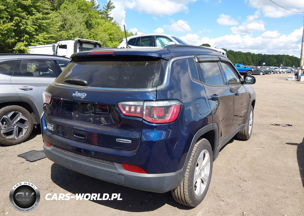 2018 Jeep Compass Latitude 4X4 VIN:3C4NJDBB3JT256193 - 4