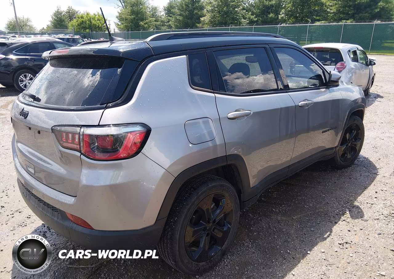 2019 Jeep Compass Altitude Fwd VIN:3C4NJCBB4KT658705 - 4