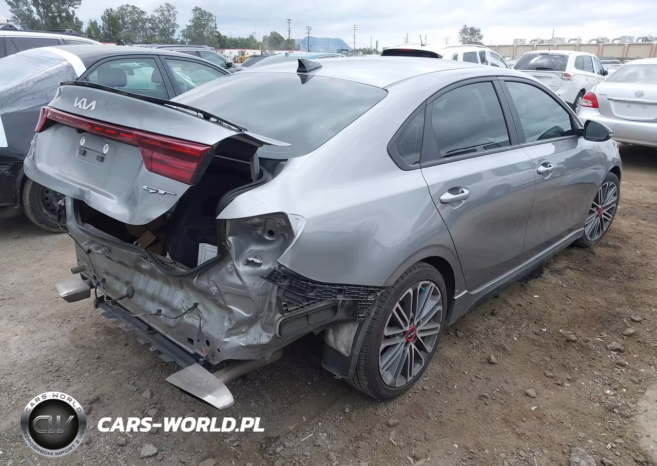2022 Kia Forte Gt VIN:3KPF44AC2NE477882 - 4