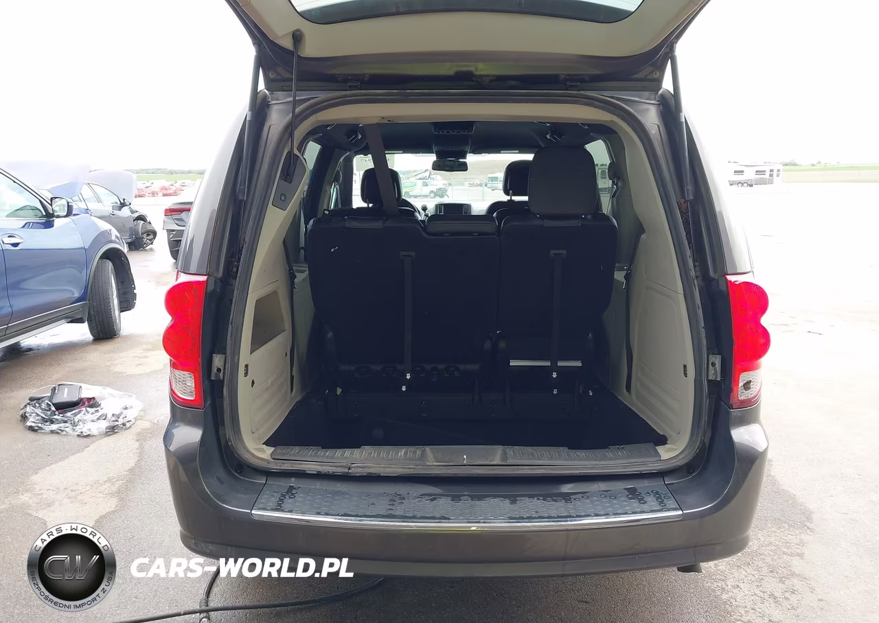 2019 Dodge Grand Caravan Sxt VIN:2C4RDGCG9KR631836 - 17