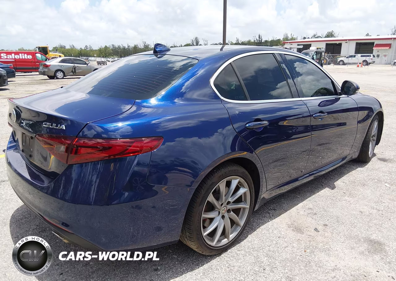 2017 Alfa Romeo Giulia Rwd VIN:ZARFAEBNXH7548416 - 4