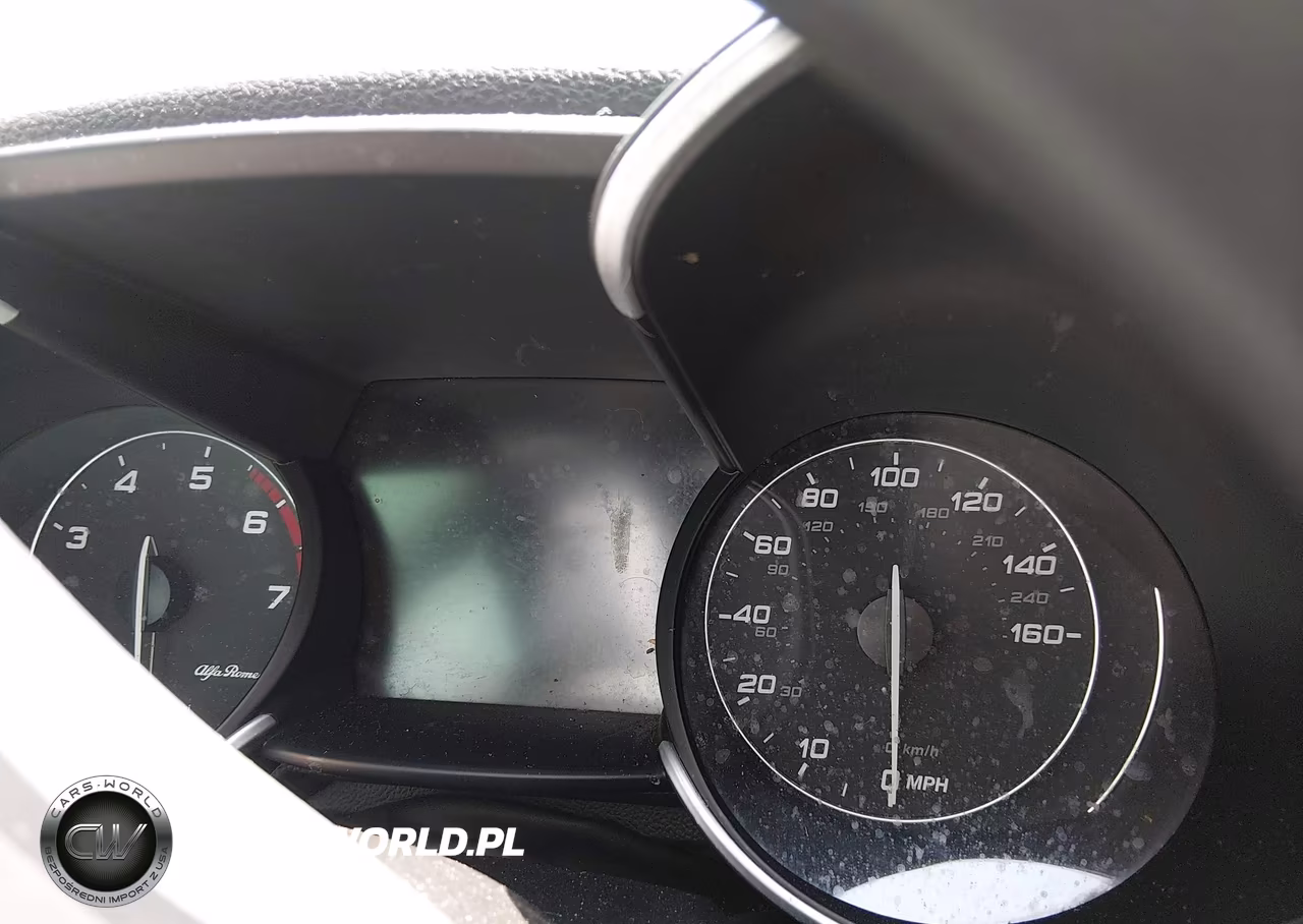 2017 Alfa Romeo Giulia Rwd VIN:ZARFAEBNXH7548416 - 7