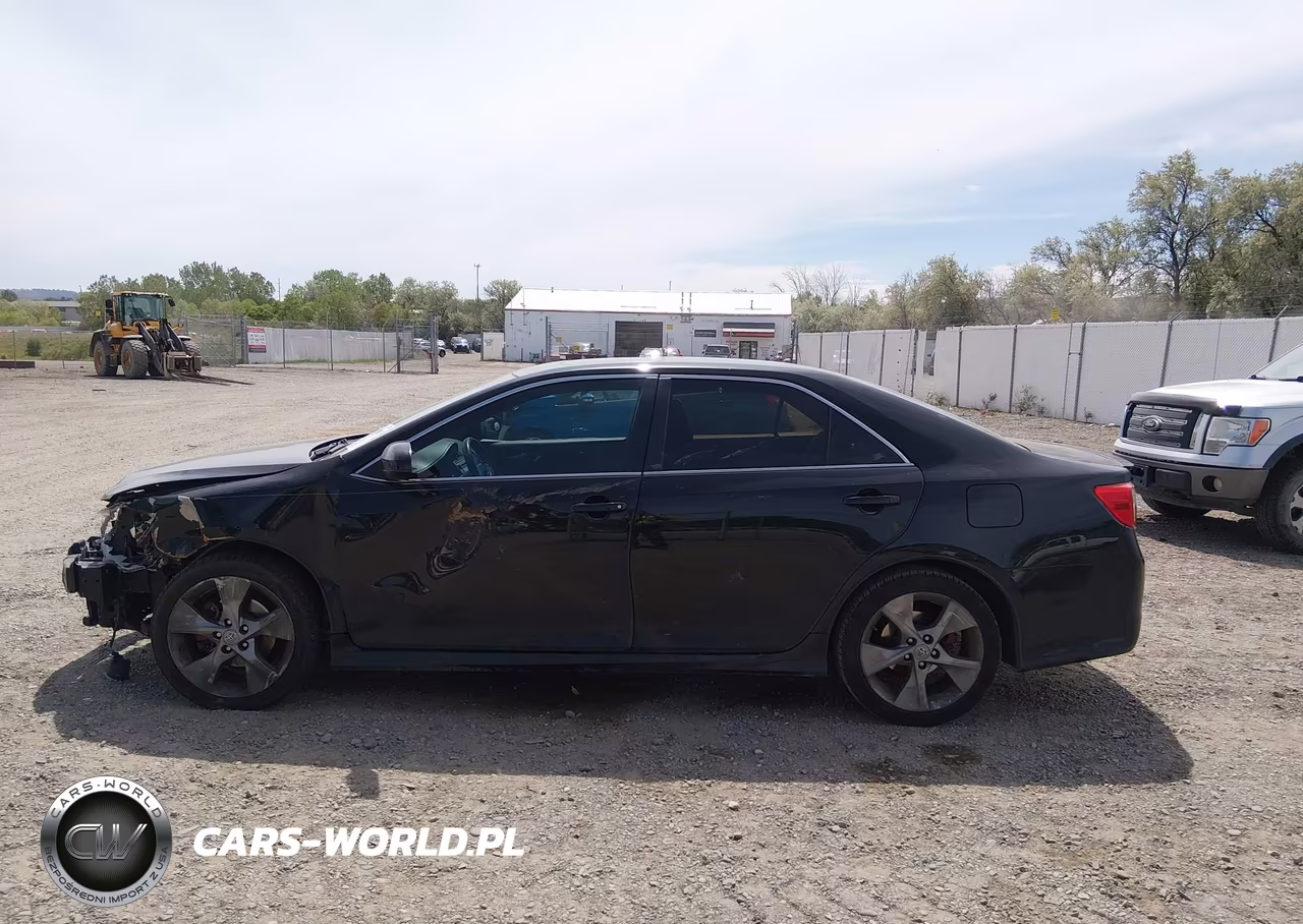2014 Toyota Camry Se Sport VIN:4T1BF1FKXEU812620 - 14