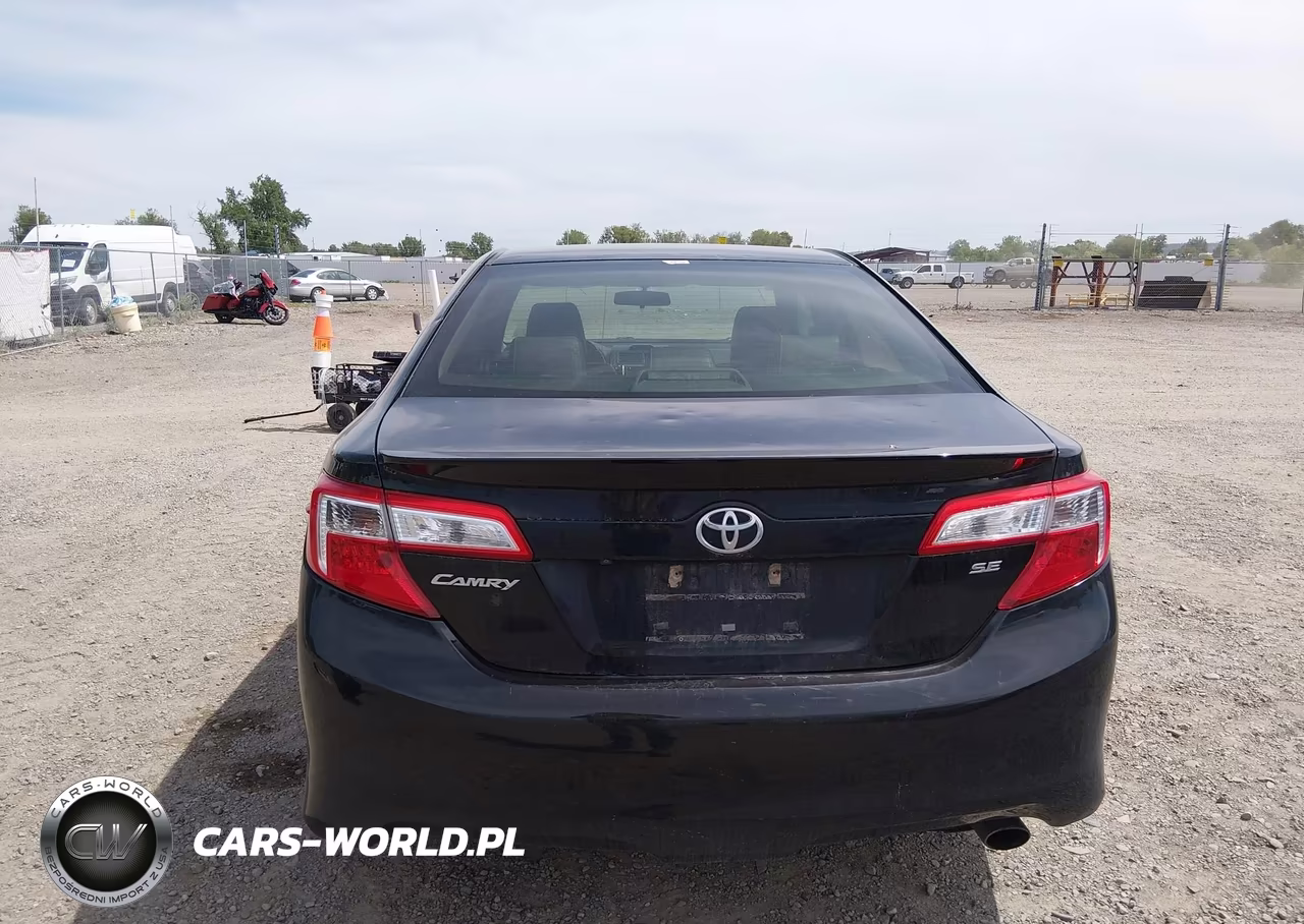 2014 Toyota Camry Se Sport VIN:4T1BF1FKXEU812620 - 16