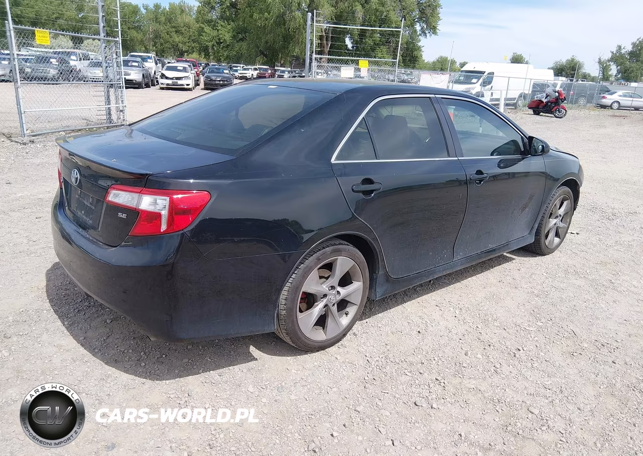 2014 Toyota Camry Se Sport VIN:4T1BF1FKXEU812620 - 4