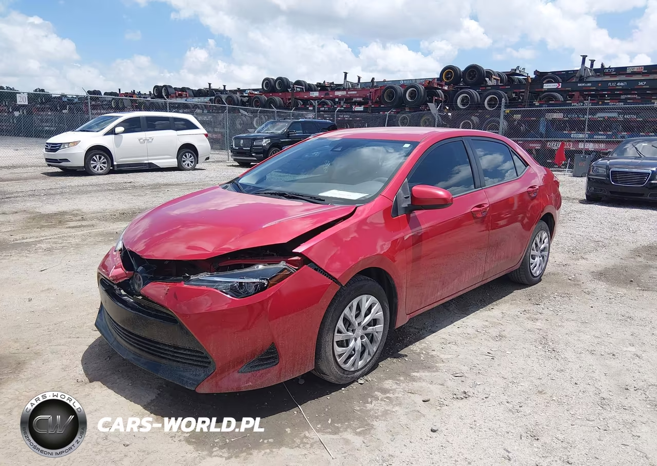 2018 Toyota Corolla Le VIN:5YFBURHE3JP824079 - 6