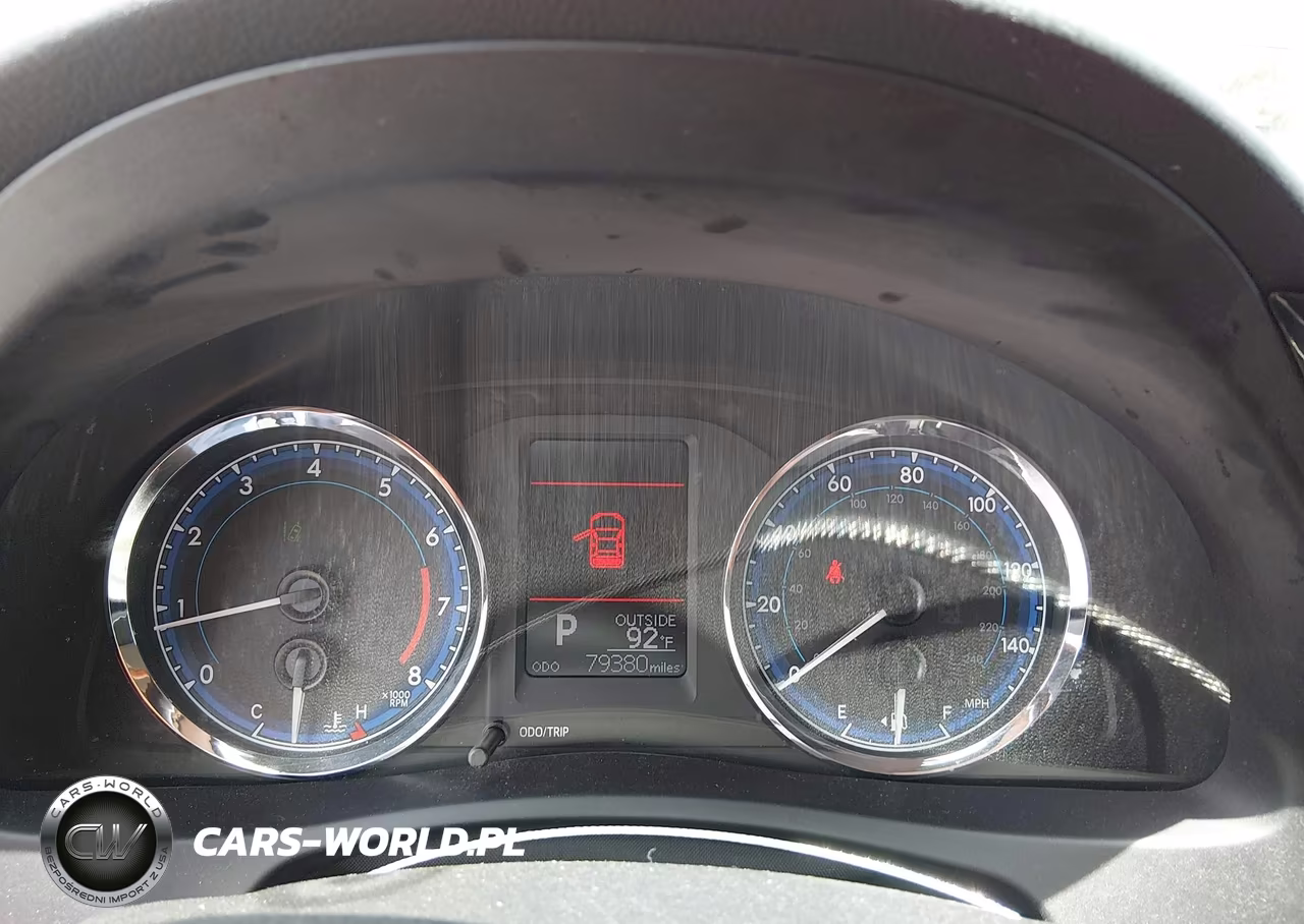 2018 Toyota Corolla Le VIN:5YFBURHE3JP824079 - 7