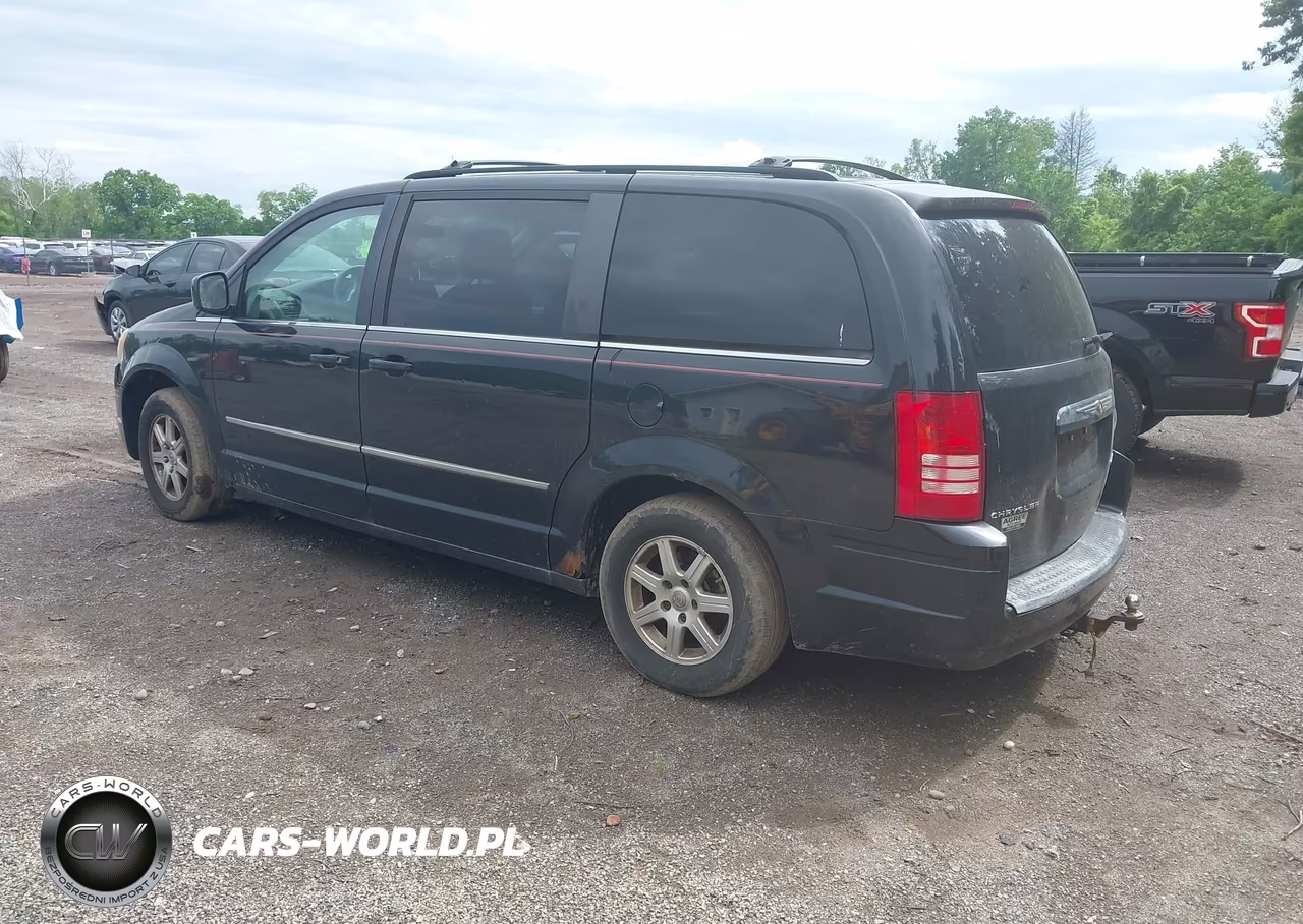 2010 Chrysler Town & Country Touring VIN:2A4RR5D17AR375995 - 3