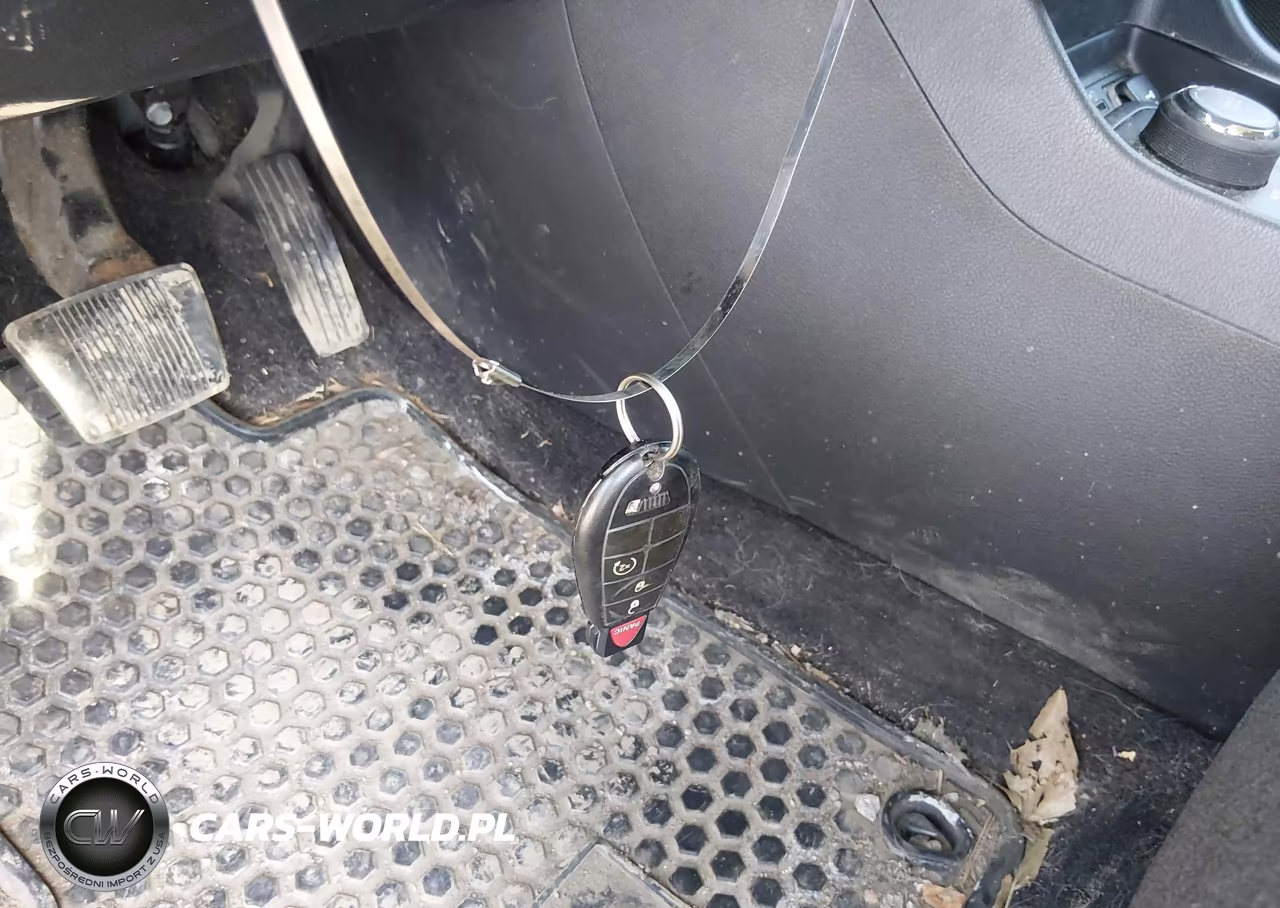 2014 Jeep Cherokee Latitude VIN:1C4PJMCB0EW219979 - 11