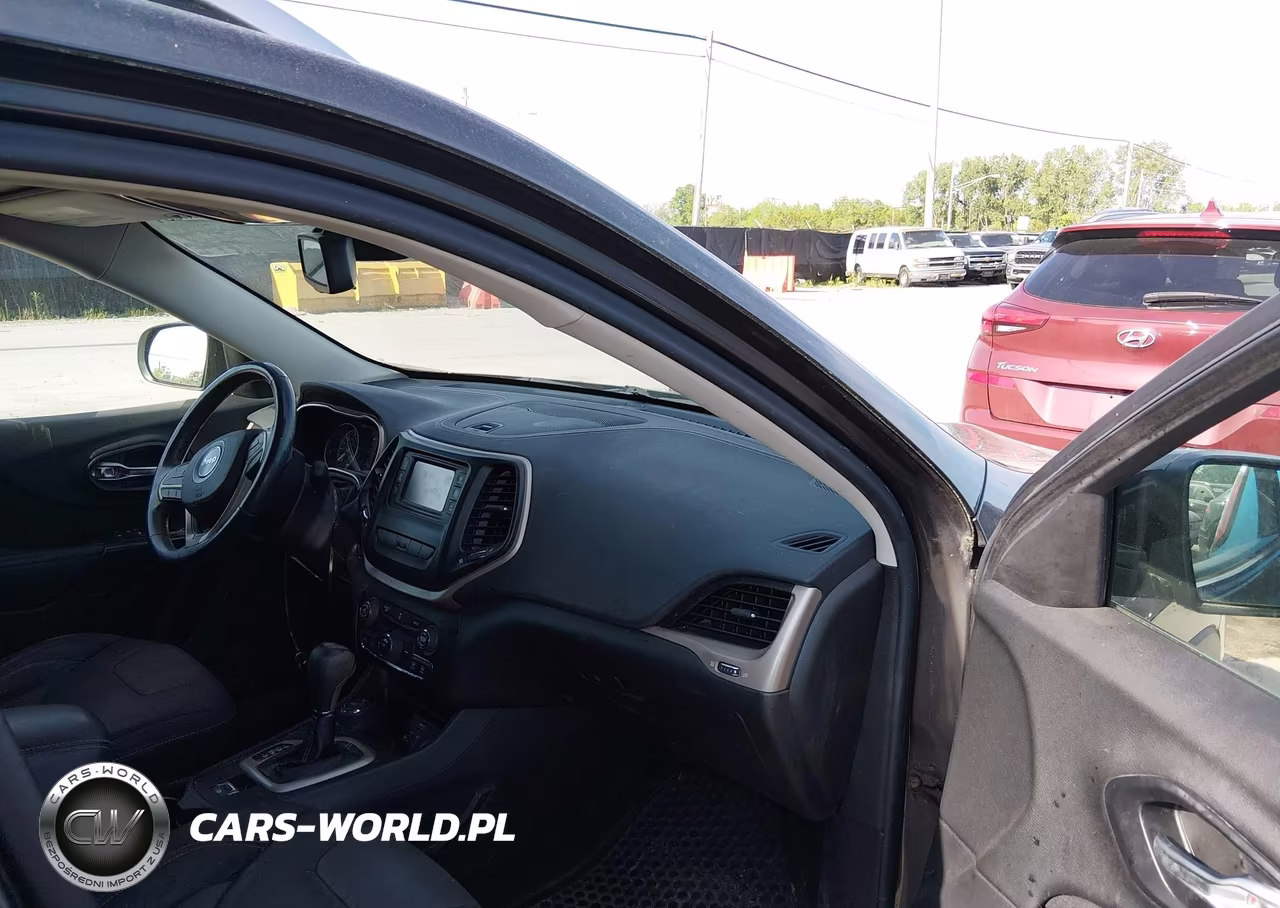 2014 Jeep Cherokee Latitude VIN:1C4PJMCB0EW219979 - 5
