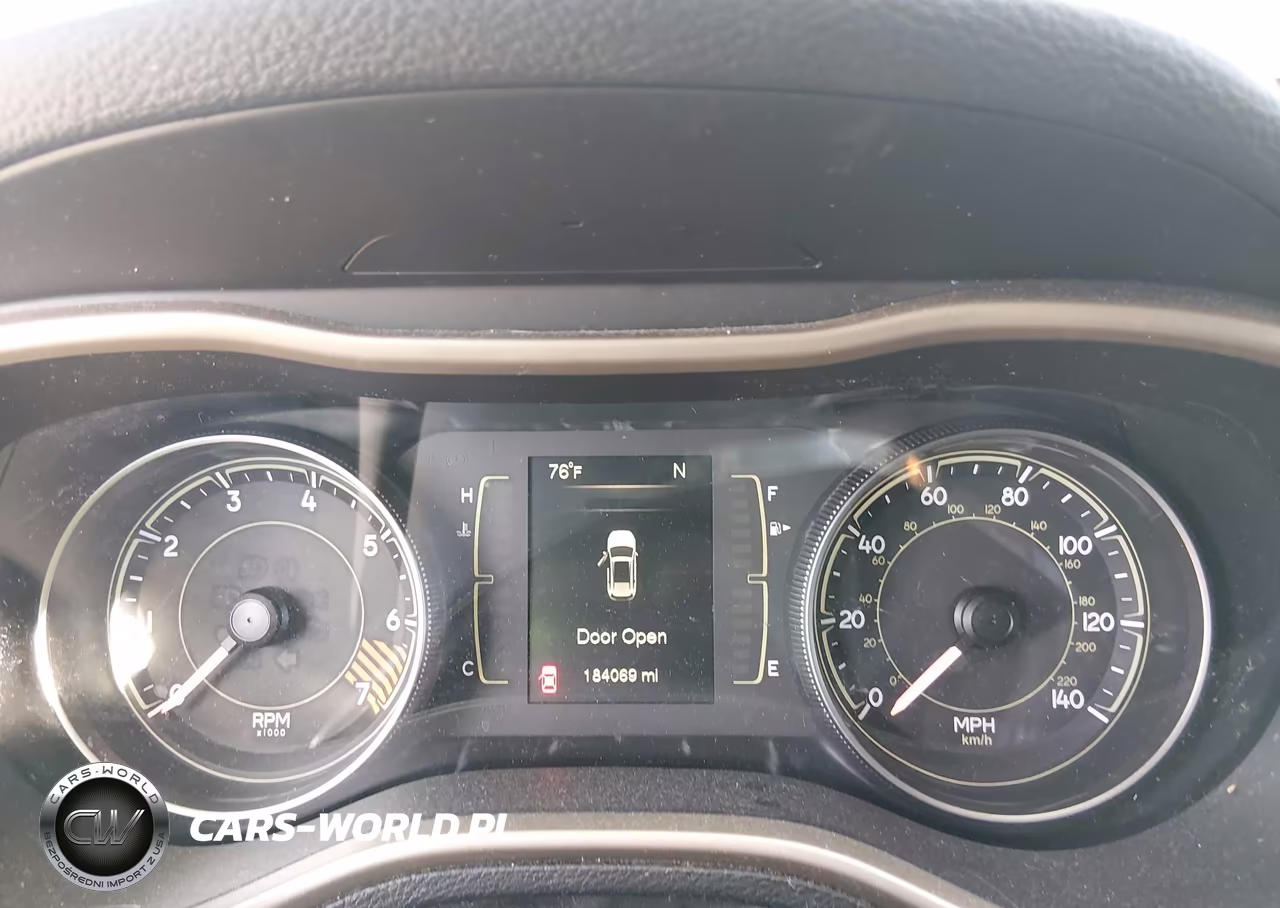 2014 Jeep Cherokee Latitude VIN:1C4PJMCB0EW219979 - 7