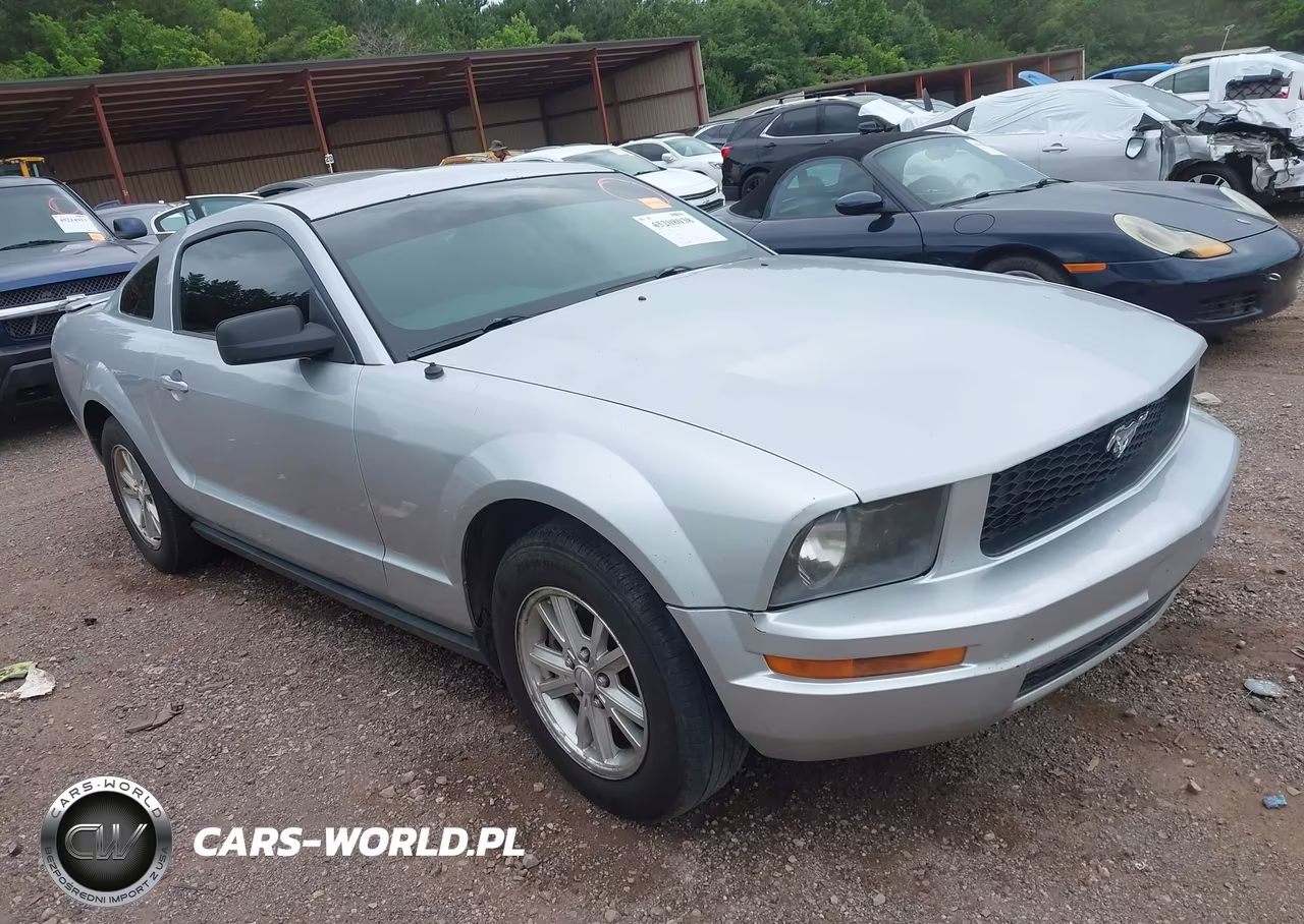 2007 Ford Mustang V6 Deluxe-V6 Premium