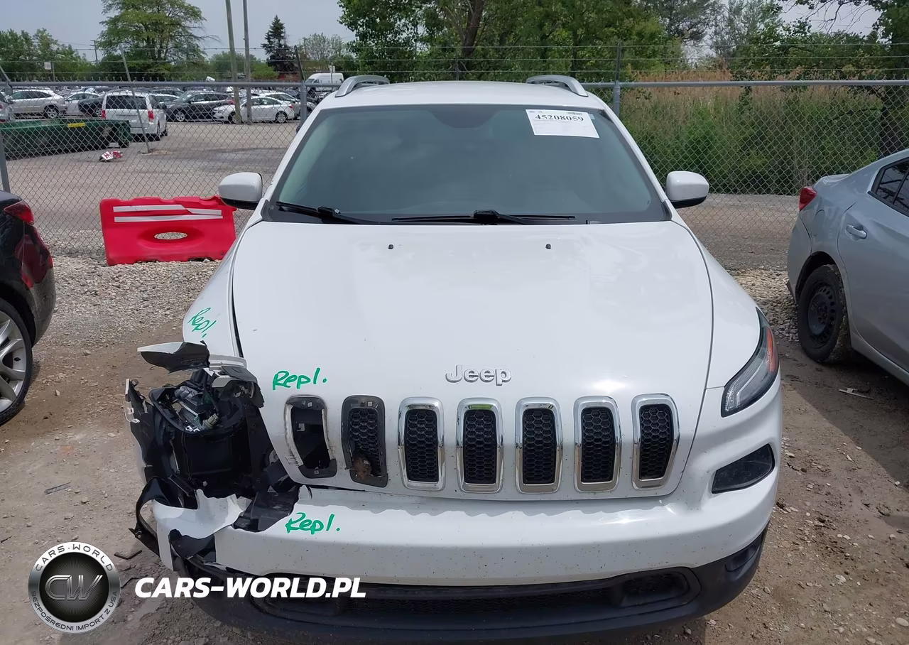 2018 Jeep Cherokee Latitude Plus 4X4 VIN:1C4PJMLBXJD619280 - 12