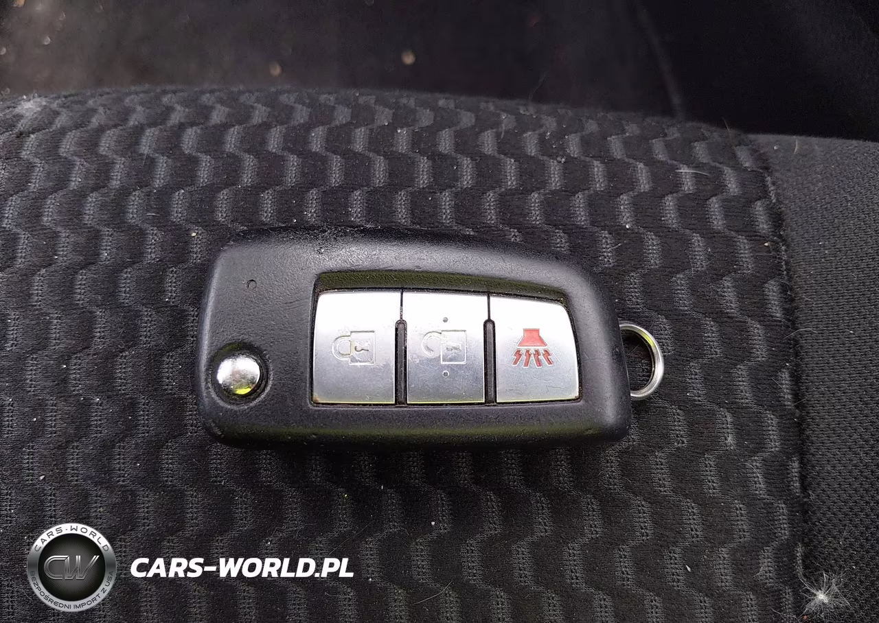 2018 Nissan Rogue Sport S VIN:JN1BJ1CR7JW289157 - 11