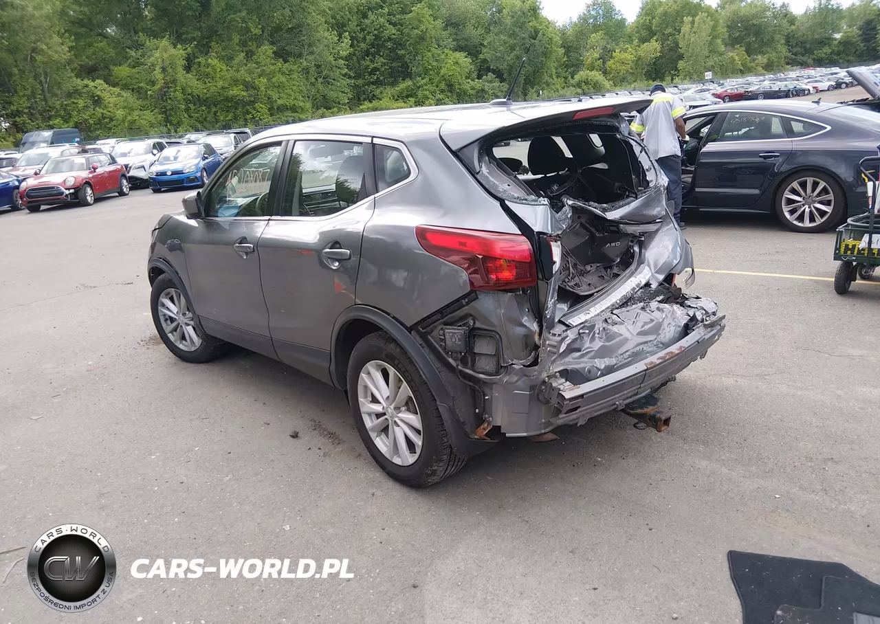 2018 Nissan Rogue Sport S VIN:JN1BJ1CR7JW289157 - 3